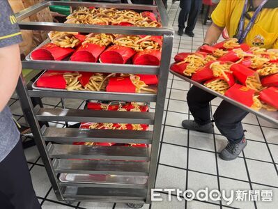 午餐不吃合菜!畢旅「300人吃爆麥當勞」畫面壯觀 網驚:太厲害
