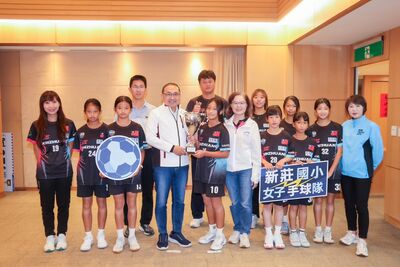新莊國小手球丹麥奪冠、大觀女排五度封后!新北小將雙喜臨門