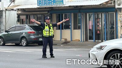 國慶煙火台東爆人潮!屏警啟動智慧交控 台1線調撥車道上陣