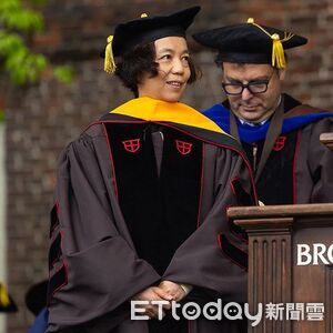 端盤移民翻身「AI教母」 李飛飛圈粉蘇姿丰成矽谷傳奇