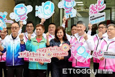 全民運聖火傳抵基隆 邱佩琳迎接選手拚佳績