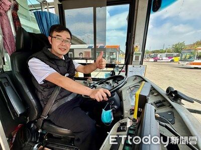 乘客暈倒台中客運司機冷靜送醫 民眾大讚狂牽紅線