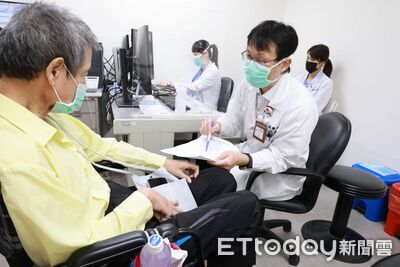 胸悶拖成奪命危機!男心臟功能剩20% 強心藥支撐繞道術救命