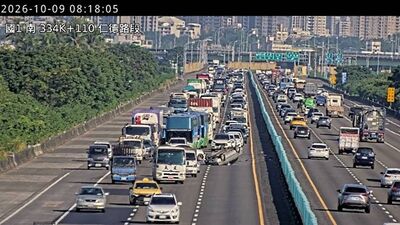 國道上午25起車禍 局部路段「紅通通」時速不到40公里