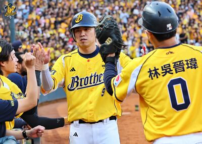 快訊/統一被逼到懸崖邊!兄弟首局猛攻布雷克 勝騎士領軍搶下聽牌勝