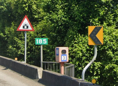 國道路邊橘色1根是什麼? 答案曝光網友笑喊:登錄古蹟