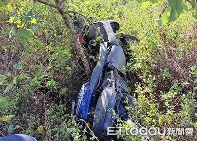 機車雙載上班成死別!夫被特斯拉撞飛慘死 妻隔天也不治