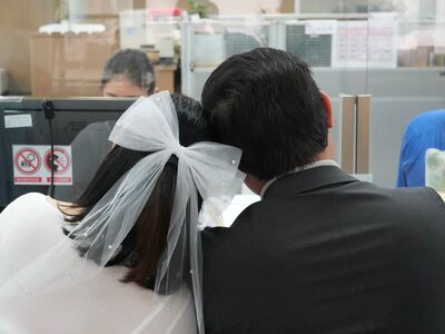 北市議員宣布喜訊!曬「甜蜜背影照」:我正式成家啦