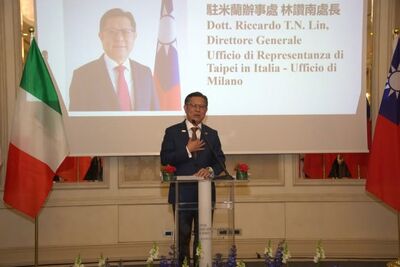 外交部三本柱! 駐米蘭處長外館國慶酒會高歌〈O Sole Mio〉驚艷網友