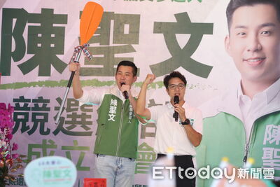 狹路相逢蔣萬安狂比1!沈伯洋比4 喊要交叉詰問:他政見我都會背了