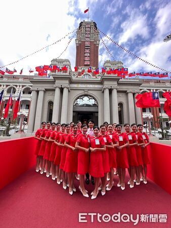 ▲▼    唯一專科代表！崇仁醫專禮賓大使登上國慶大典 展現專業服務風采   。（圖／崇仁醫專提供）