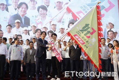 賴清德授旗、蕭美琴卓榮泰站台 陳亭妃喊台南女市長、議員全壘打