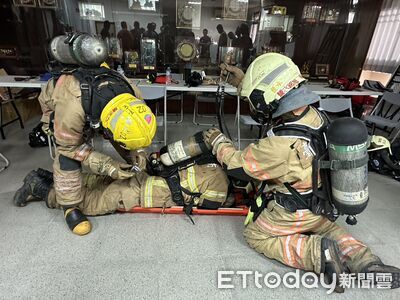 火場救援也要守護同袍　南消強化搜尋定位、供氣與搬運能力