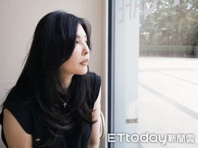 何如芸母親病逝!4月肺炎進ICU人生停擺 進出醫院半年仍撒手人寰