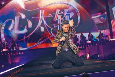 任賢齊18歲兒子拒當明星!「跟爸長超像」近況照曝 學校接送被嫌棄