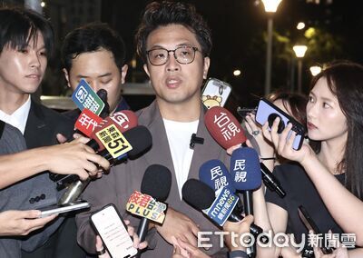 藍挖國中打架　沈伯洋酸：接著可能挖我嬰兒時期哭太大聲吵到路人