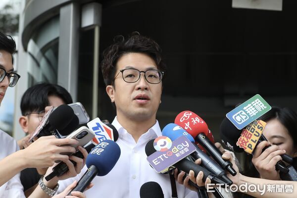 翻亡母手機YT全是他！ 沈伯洋見「全新冷氣」淚崩：樹欲靜而風不止