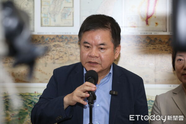 ▲▼   民進黨立院黨團幹事長莊瑞雄、書記長范雲於地圖區接受聯訪          。（圖／記者劉耿豪攝）