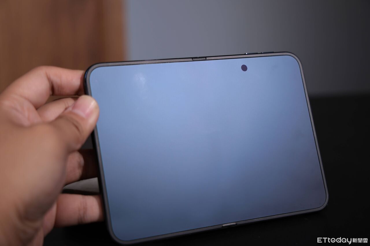 ▲▼       iPhone Duo,Duo,iPhoneDuo,摺疊      。（圖／記者蘇晟彥攝）