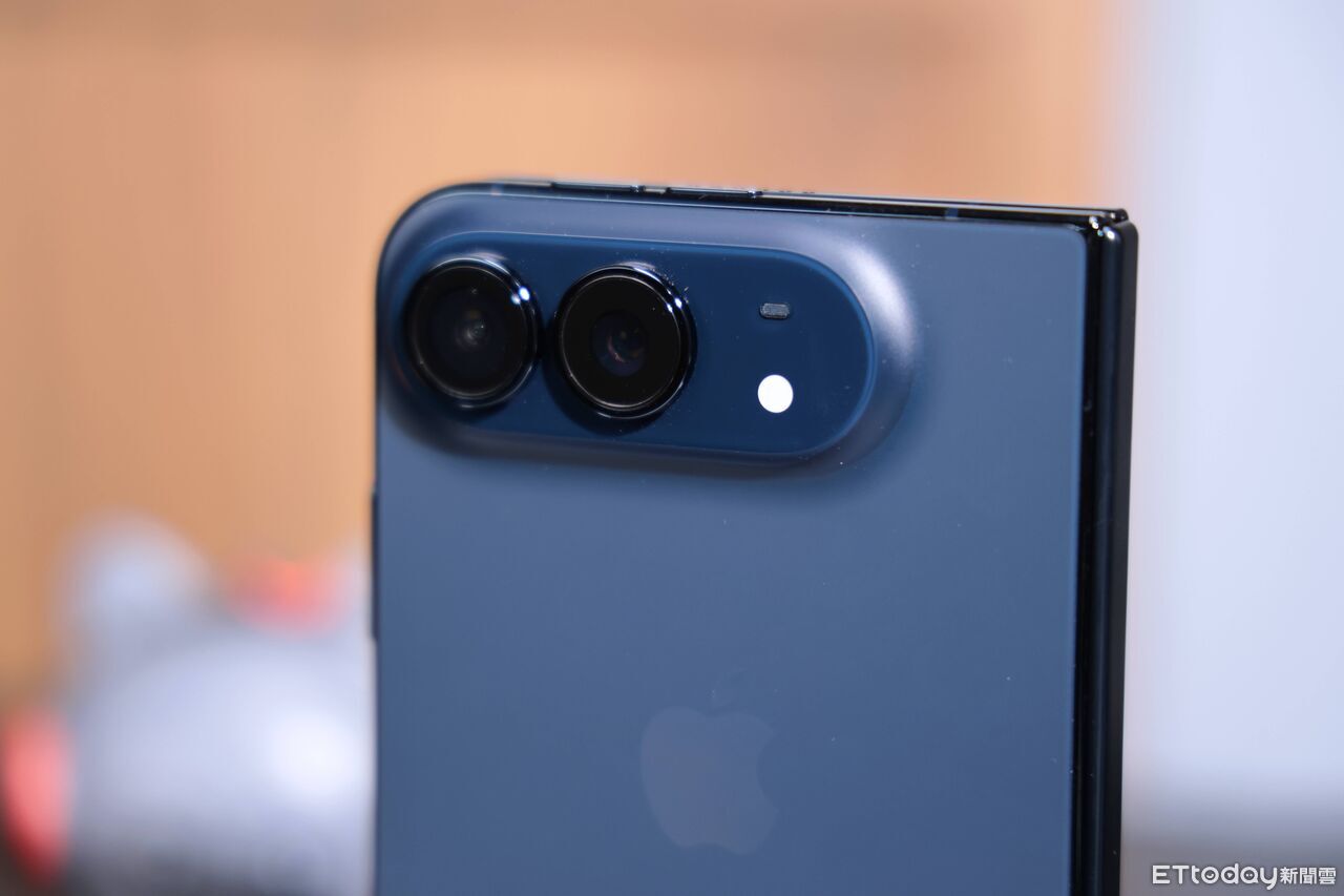 ▲▼       iPhone Duo,Duo,iPhoneDuo,摺疊      。（圖／記者蘇晟彥攝）