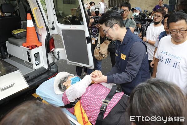 [新聞] 快訊／蔣萬安勘災遇清潔隊阿姨低血壓　全 - 八卦 - PTT.BEST 批踢踢爆文 3