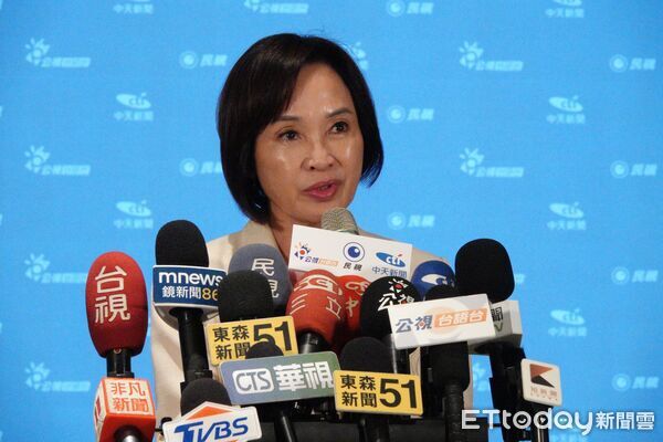 ▲▼柯志恩出席高雄市長辯論會前聯訪 。（圖／記者吳世龍攝）