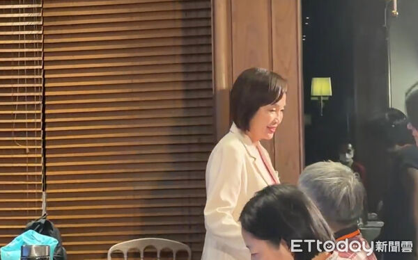 ▲▼柯志恩出席高雄市長辯論會前聯訪 。（圖／記者陳宏瑞攝）