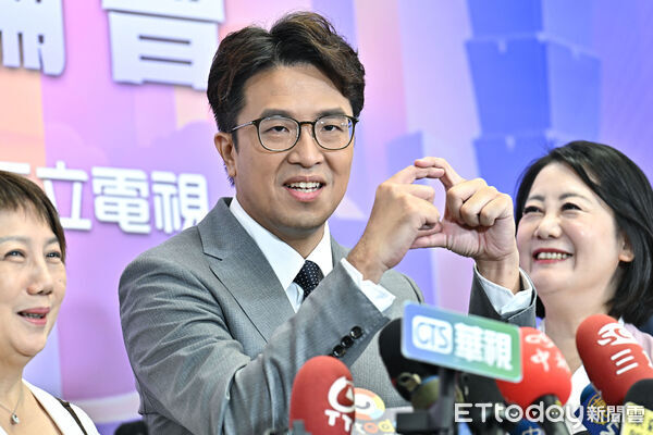 [新聞] 廣告時間聊天內容曝！沈伯洋想加Line　 - 八卦 - PTT.BEST 批踢踢爆文