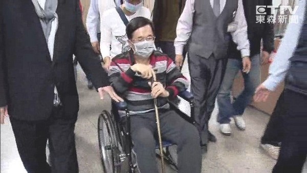 陳水扁找女婿趙建銘看診，確認關節炎骨質疏鬆。