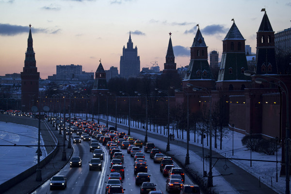 ▲俄羅斯科學院院長福托夫，提出連貫阿拉斯加至倫敦的「超級高速公路」構想。圖為莫斯科尖峰時段的車潮。（圖／達志影像／美聯社）